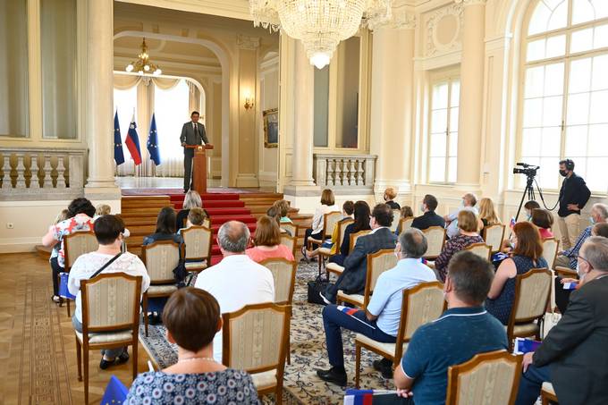 V Predsedniški palači dan odprtih vrat ob državnem prazniku združitve prekmurskih Slovencev z matičnim narodom